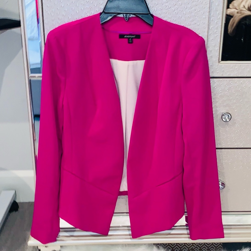 💄Sleek Fuschia Blazer